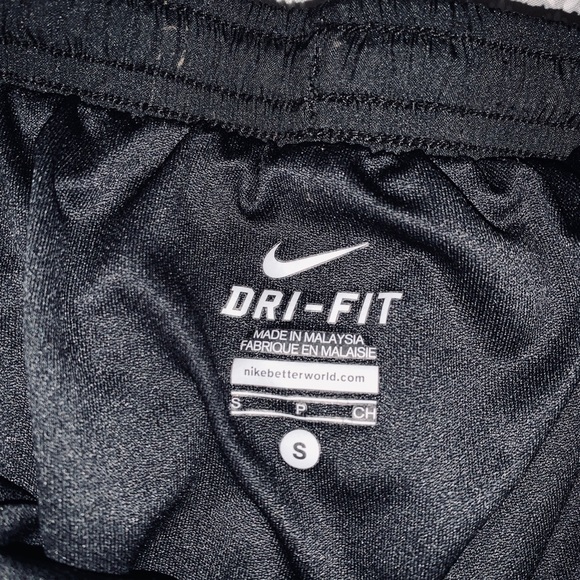 NOT FOR SALE 🖤Nike DRI-FIT shorts - Picture 3 of 3